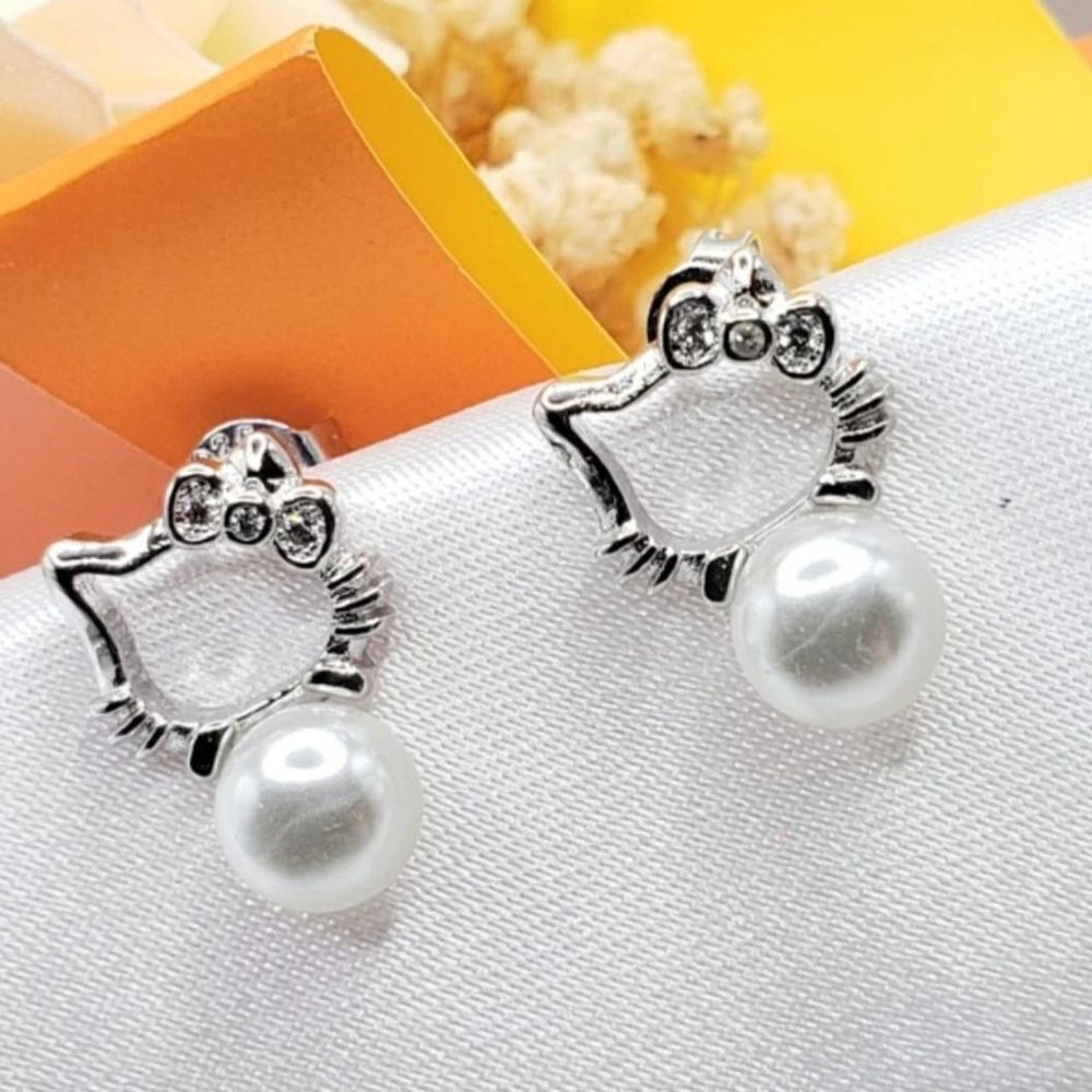 2/$20 Brand New Hello Kitty with Pearl S925 Silver Earrings